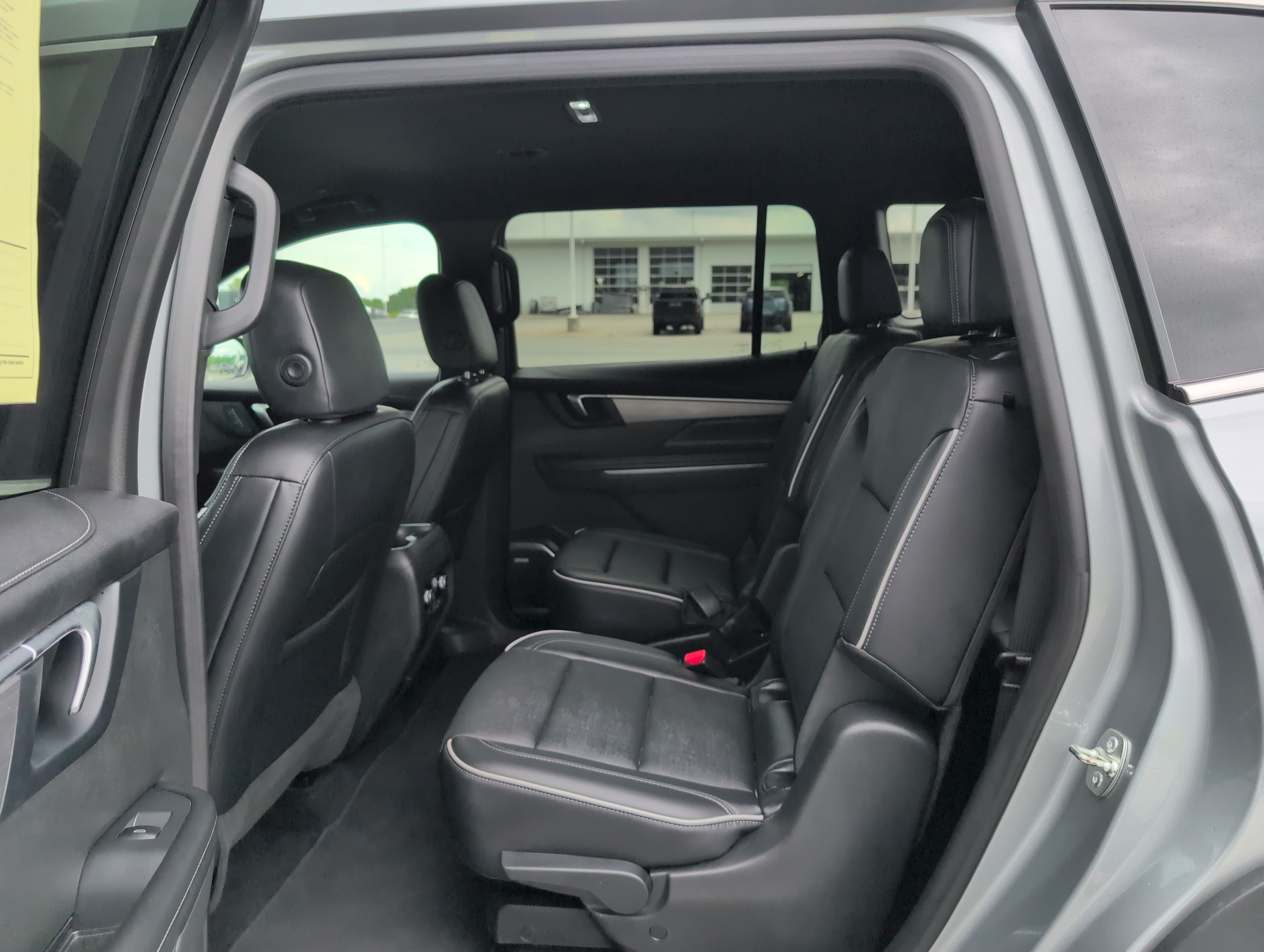 Used 2025 Buick Enclave Preferred FWD image 29