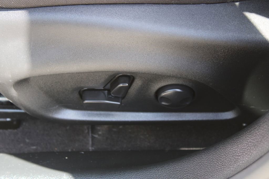 Used 2023 Jeep Compass Limited w/ Elite Group image 17