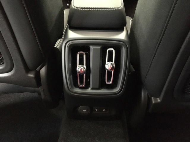 New 2024 Volvo XC40 Recharge Plus w/ Protection Package Premier RWD image 28