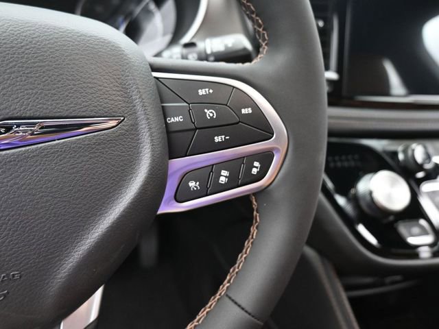 New 2026 Chrysler Pacifica Pinnacle image 32