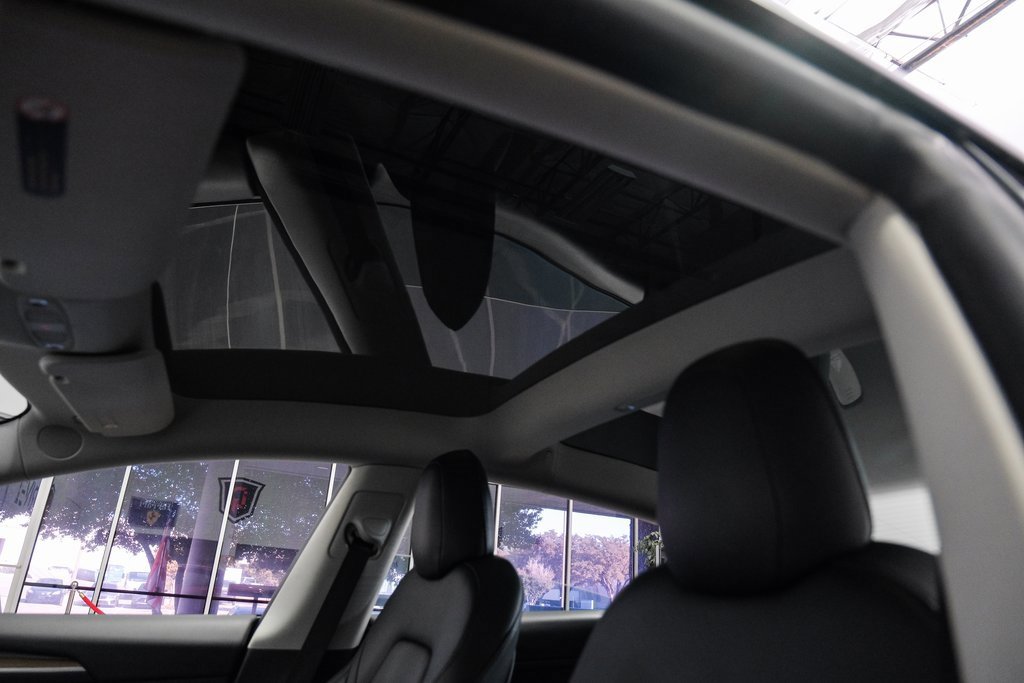Used 2023 Tesla Model 3 Standard Range image 6