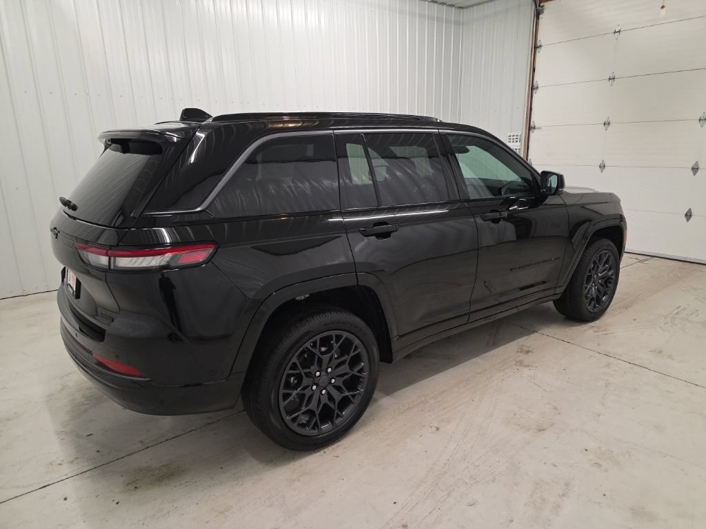 New 2026 Jeep Grand Cherokee Summit w/ Obsidian Package AWD/4WD image 7