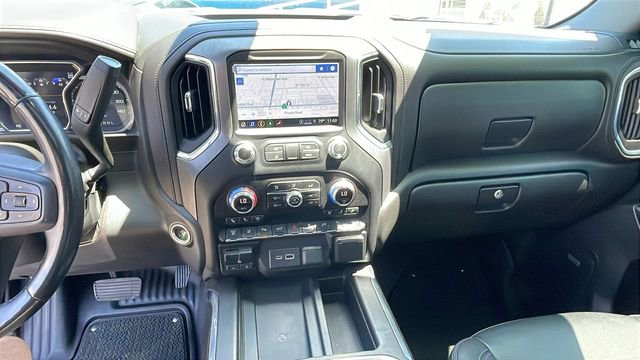 Used 2022 GMC Sierra 2500 Denali w/ Denali Black Diamond Edition AWD/4WD image 18