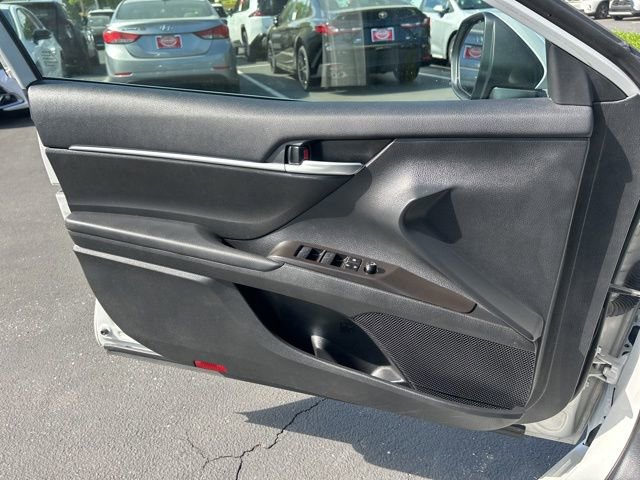 Used 2024 Toyota Camry SE image 29