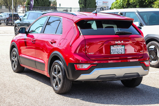 Certified 2025 Kia Niro EX FWD image 7