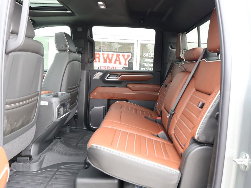 New 2026 GMC Sierra 3500 Denali Ultimate w/ LPO, Black Badging Package AWD/4WD image 29