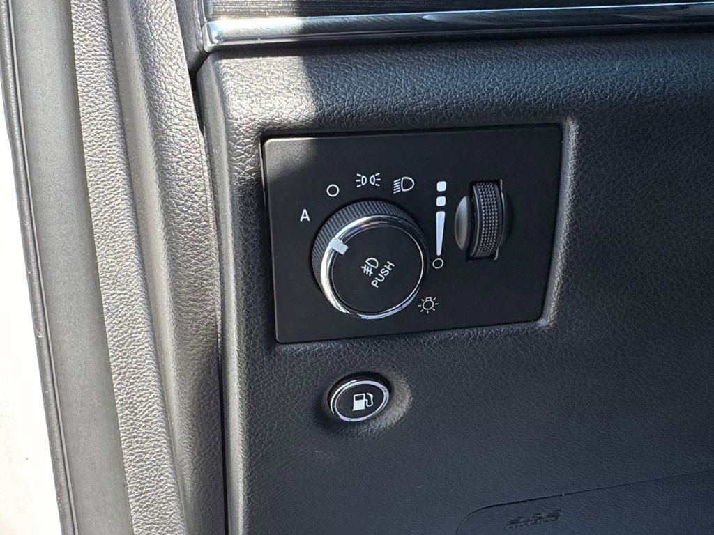 Used 2017 Jeep Grand Cherokee Trailhawk w/ Trailhawk Luxury Group image 31