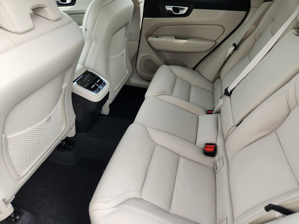 New 2026 Volvo XC60 B5 Ultra w/ Protection Package Premier image 18