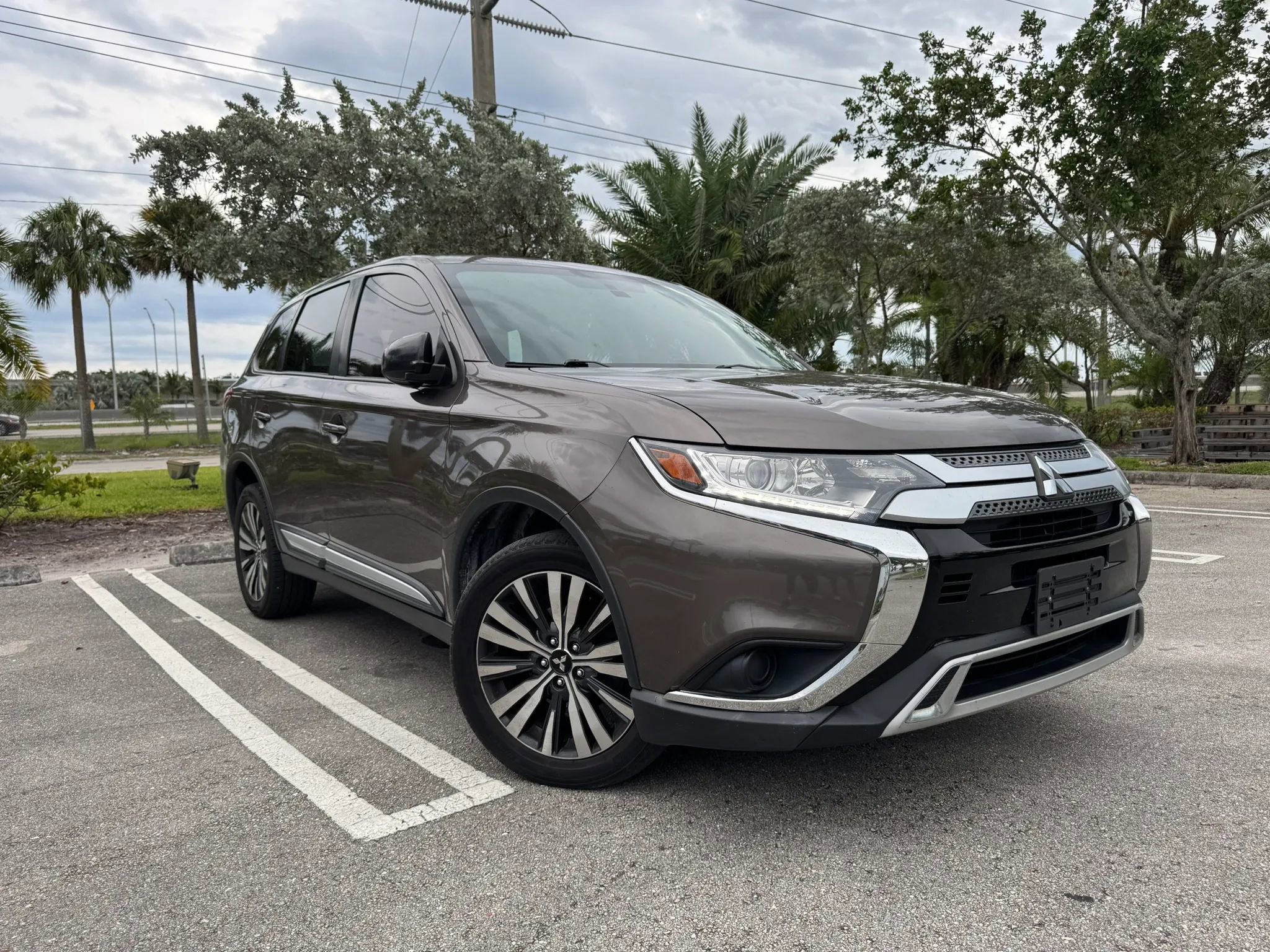 Used 2019 Mitsubishi Outlander LE