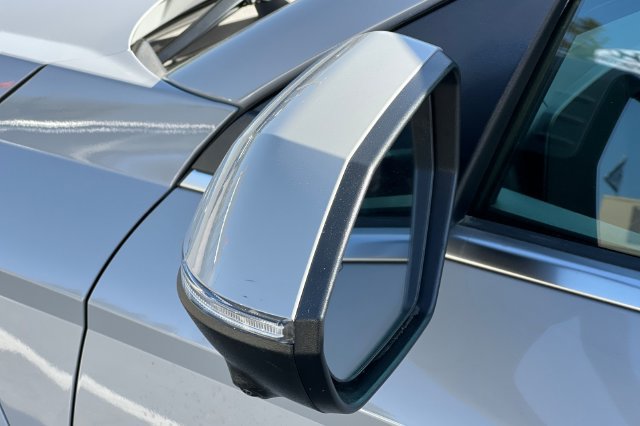 Certified 2025 Hyundai Kona Limited FWD image 37