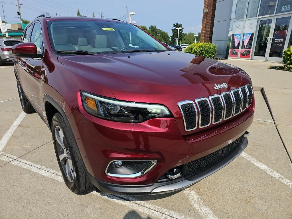 Certified 2021 Jeep Cherokee Limited w/ Elite Package AWD/4WD image 3