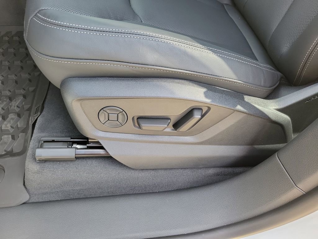 New 2026 Audi Q8 Premium Plus image 9