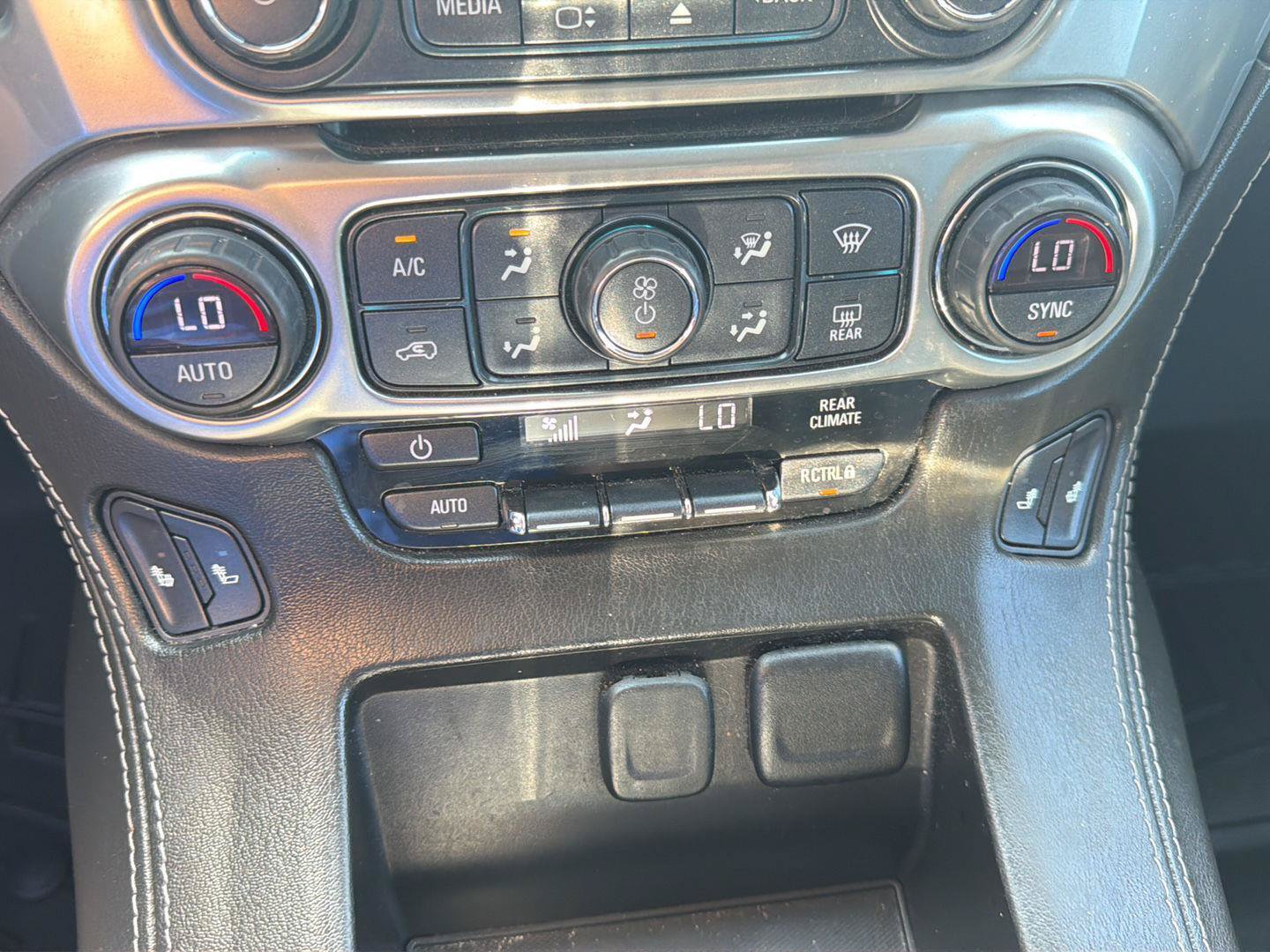 Used 2019 Chevrolet Suburban LT AWD/4WD image 22