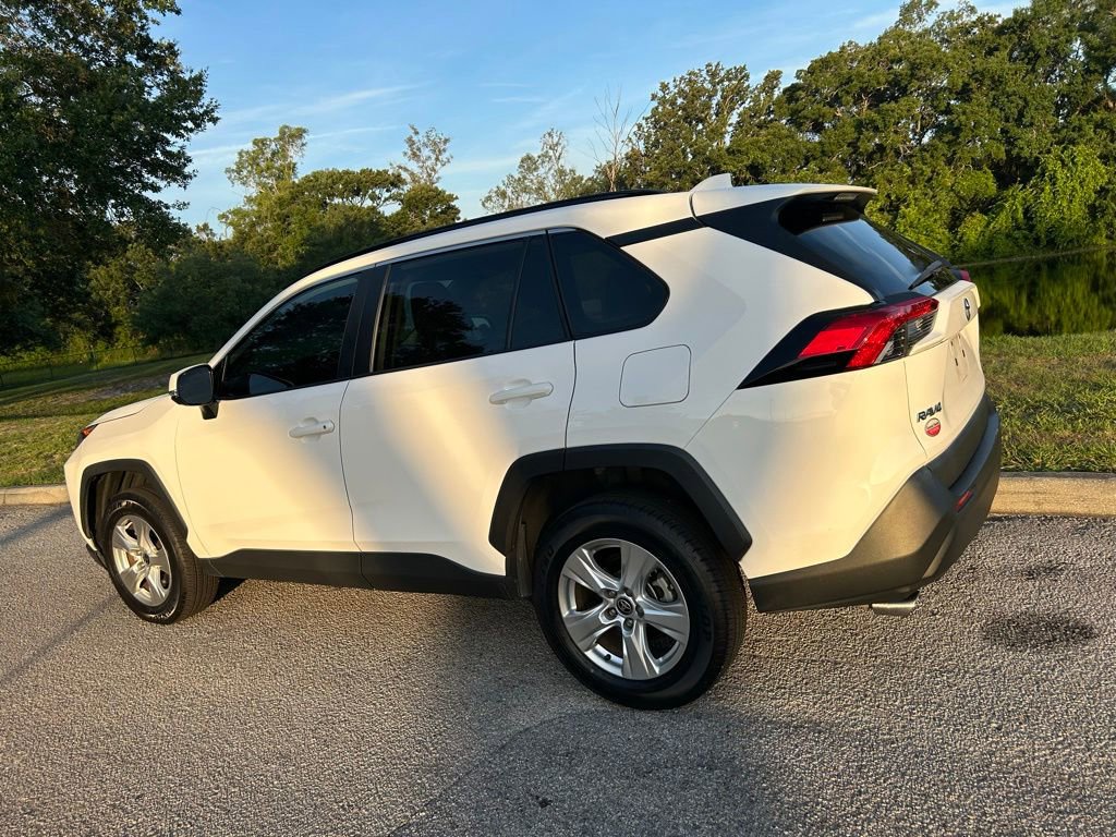 Used 2021 Toyota RAV4 XLE FWD image 4