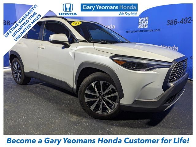 Used 2022 Toyota Corolla Cross XLE image 1