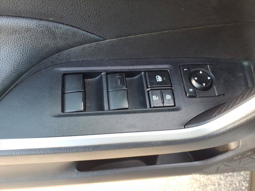Used 2022 Toyota RAV4 LE AWD/4WD image 25