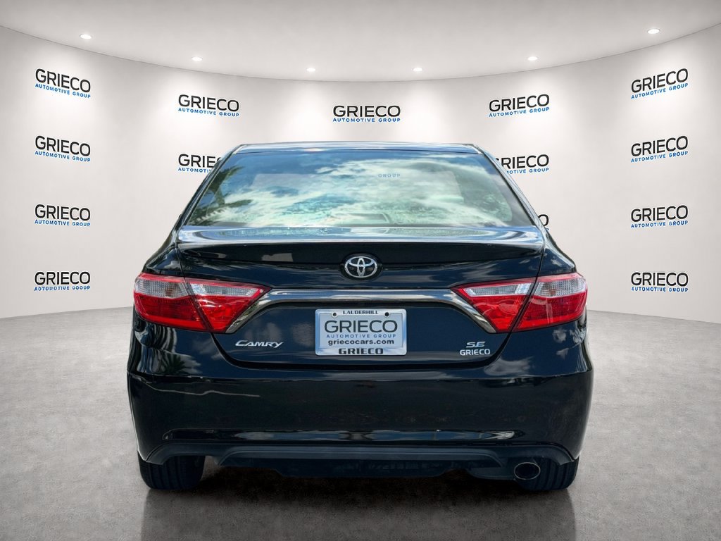 Used 2015 Toyota Camry SE FWD image 6
