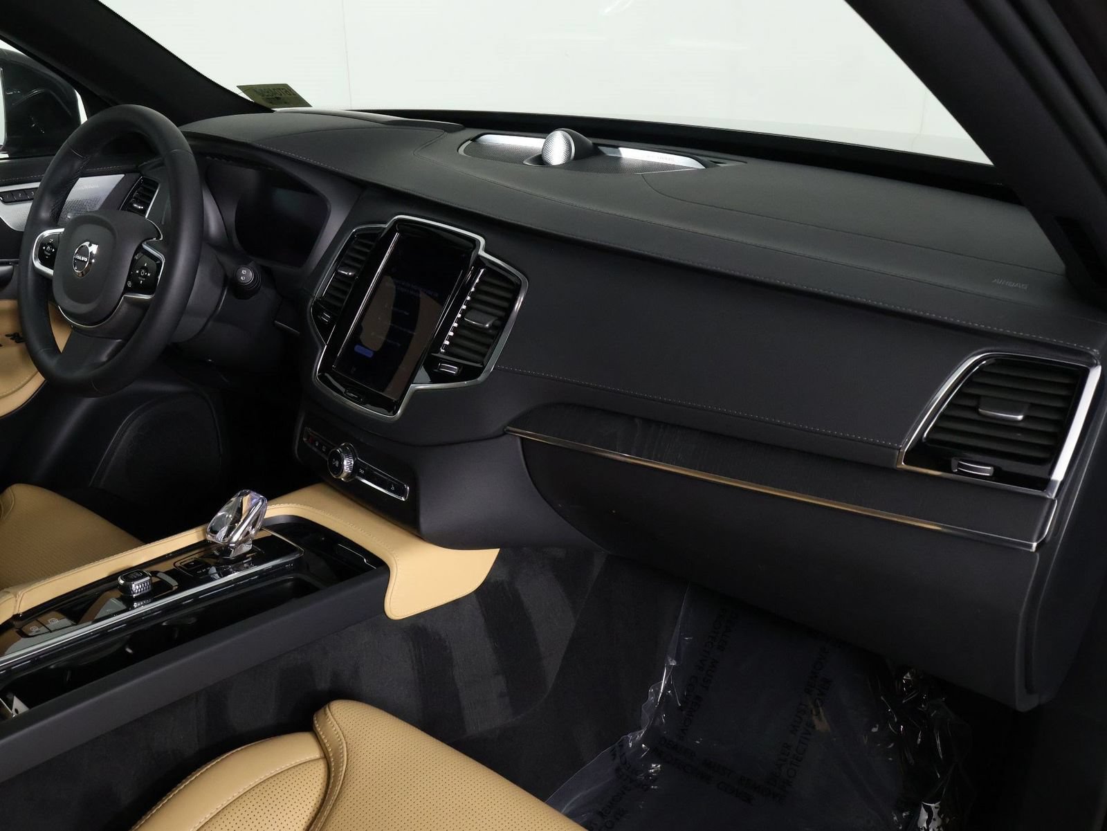 Used 2024 Volvo XC90 T8 Ultimate AWD/4WD image 22