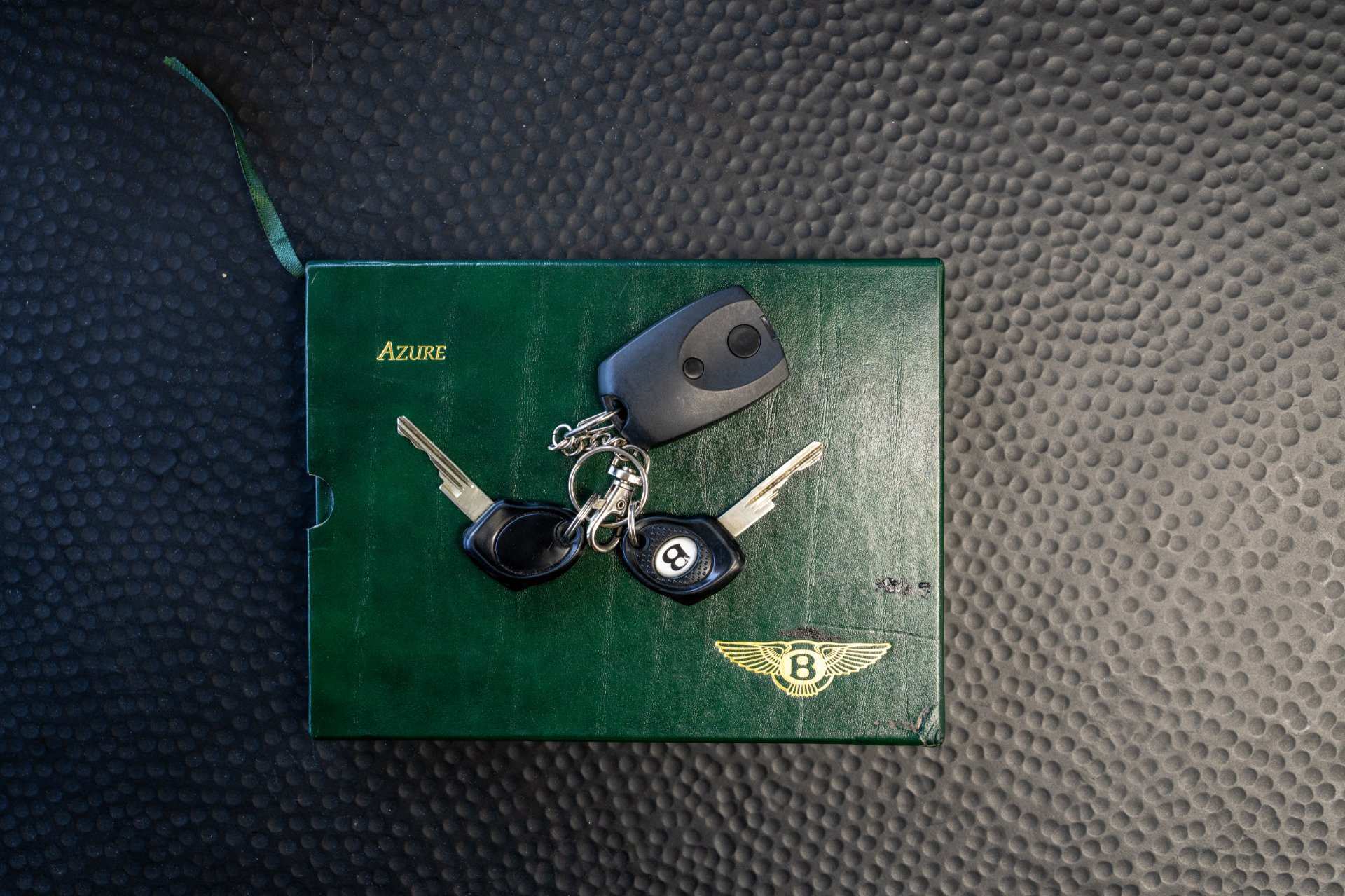 Used 1999 Bentley Azure Mulliner RWD image 19