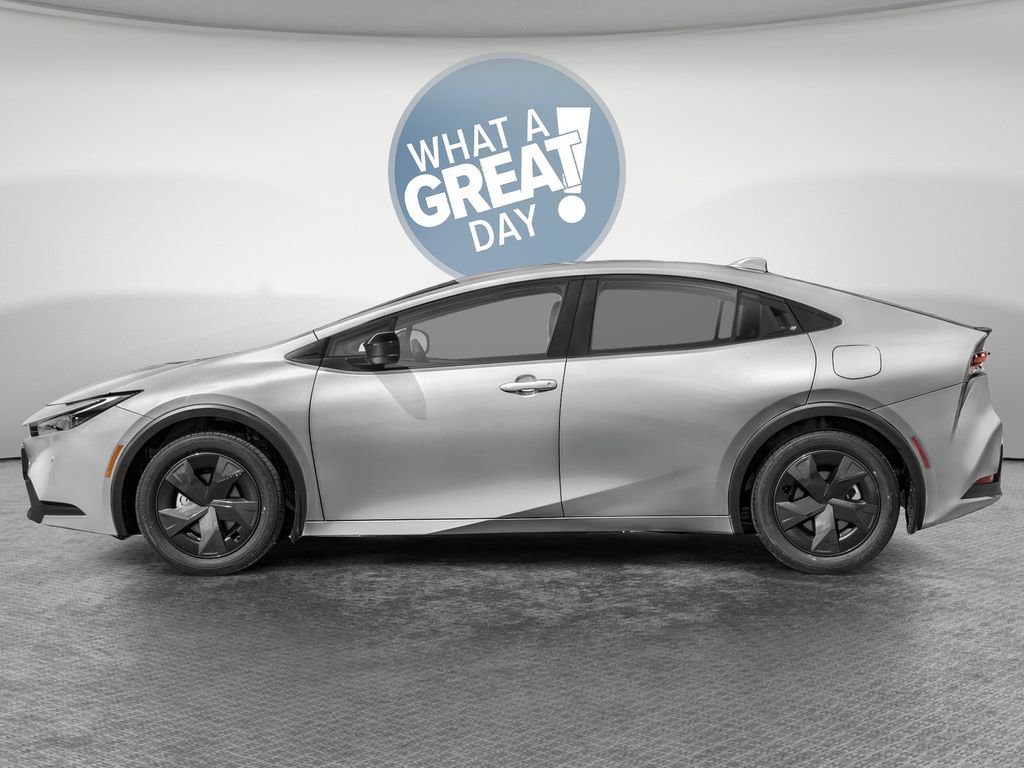 New 2027 Toyota Prius LE FWD image 3