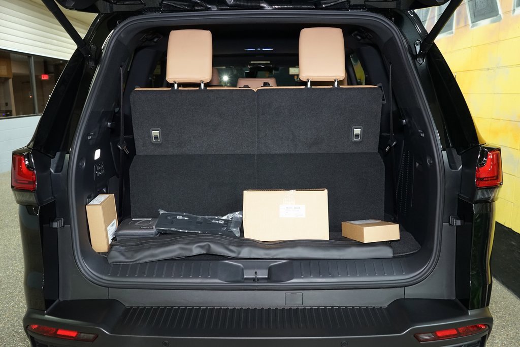 Used 2026 Lexus LX 600 4WD w/ Luxury Package image 37