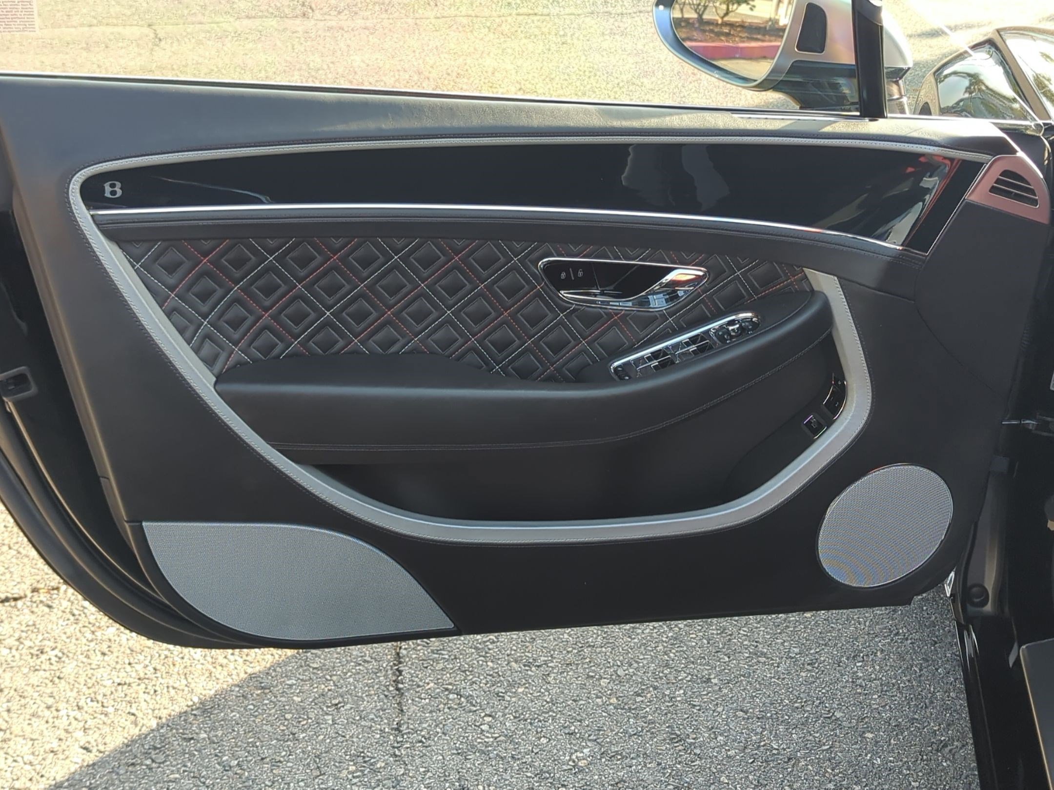 Used 2021 Bentley Continental GT V8 image 14