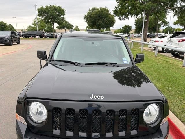 Used 2017 Jeep Patriot High Altitude FWD image 2