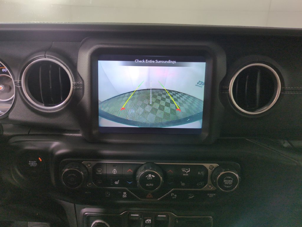 Used 2020 Jeep Wrangler Unlimited Sahara AWD/4WD image 26