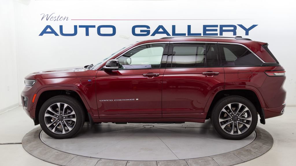 Used 2023 Jeep Grand Cherokee Overland w/ Advanced Protech Group III image 2