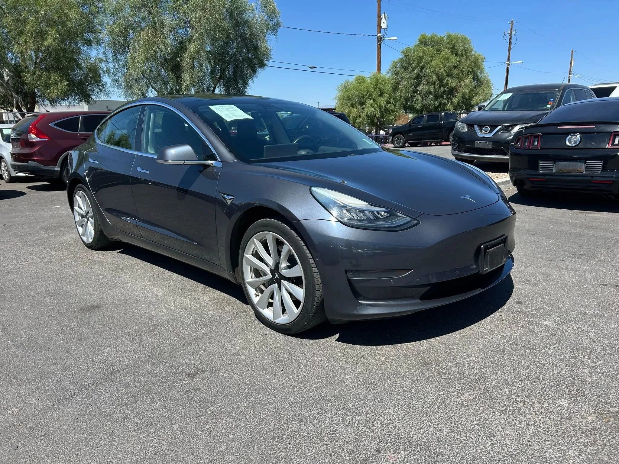 Used 2019 Tesla Model 3 Standard Range image 3