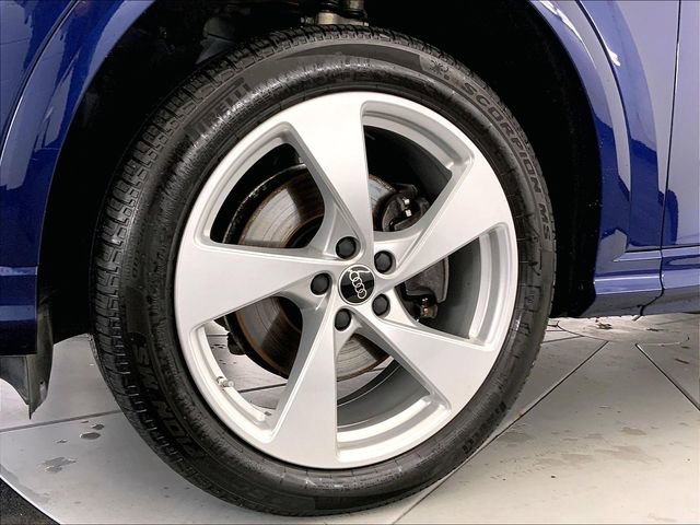 Certified 2025 Audi Q5 Premium Plus w/ Premium Plus image 9