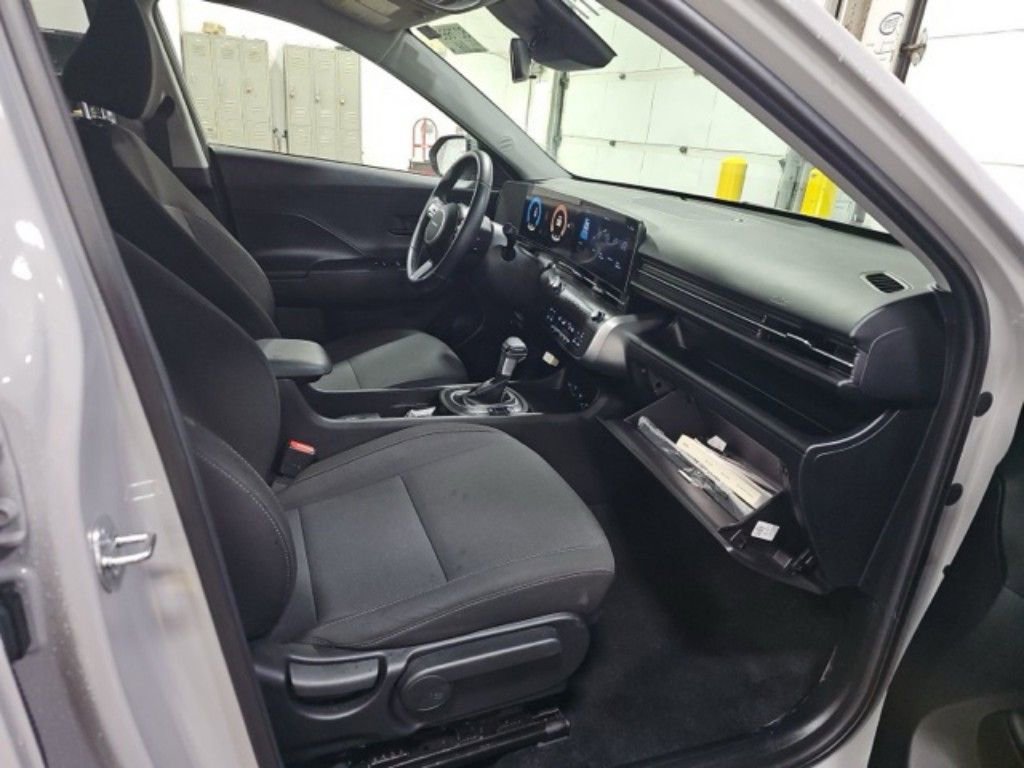 Used 2025 Hyundai Kona SEL image 10