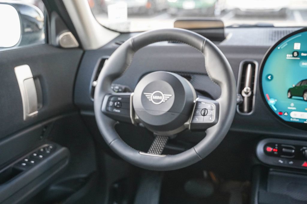 Used 2025 MINI Cooper Countryman S w/ Comfort Package Max image 16