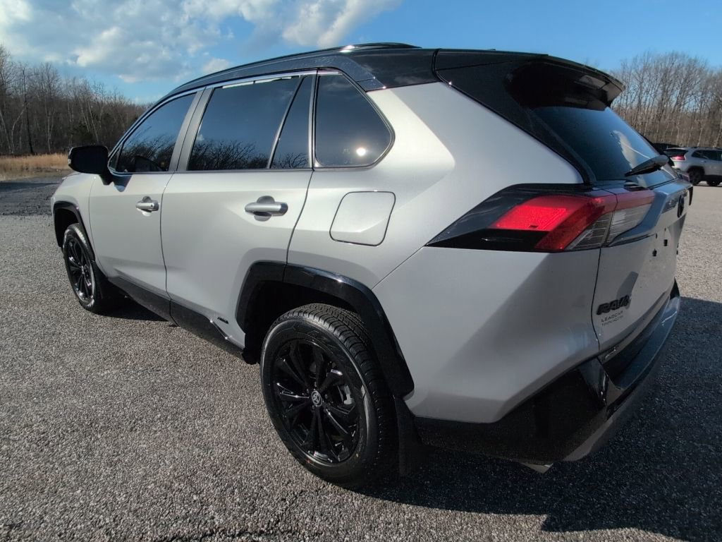Used 2024 Toyota RAV4 XSE w/ Advanced Technology Package AWD/4WD image 4