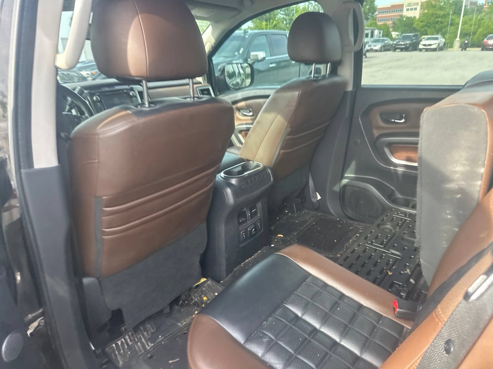Used 2017 Nissan Titan Platinum Reserve w/ Off-Road Package AWD/4WD image 12