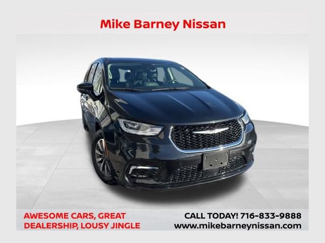 Used 2024 Chrysler Pacifica Select image 1