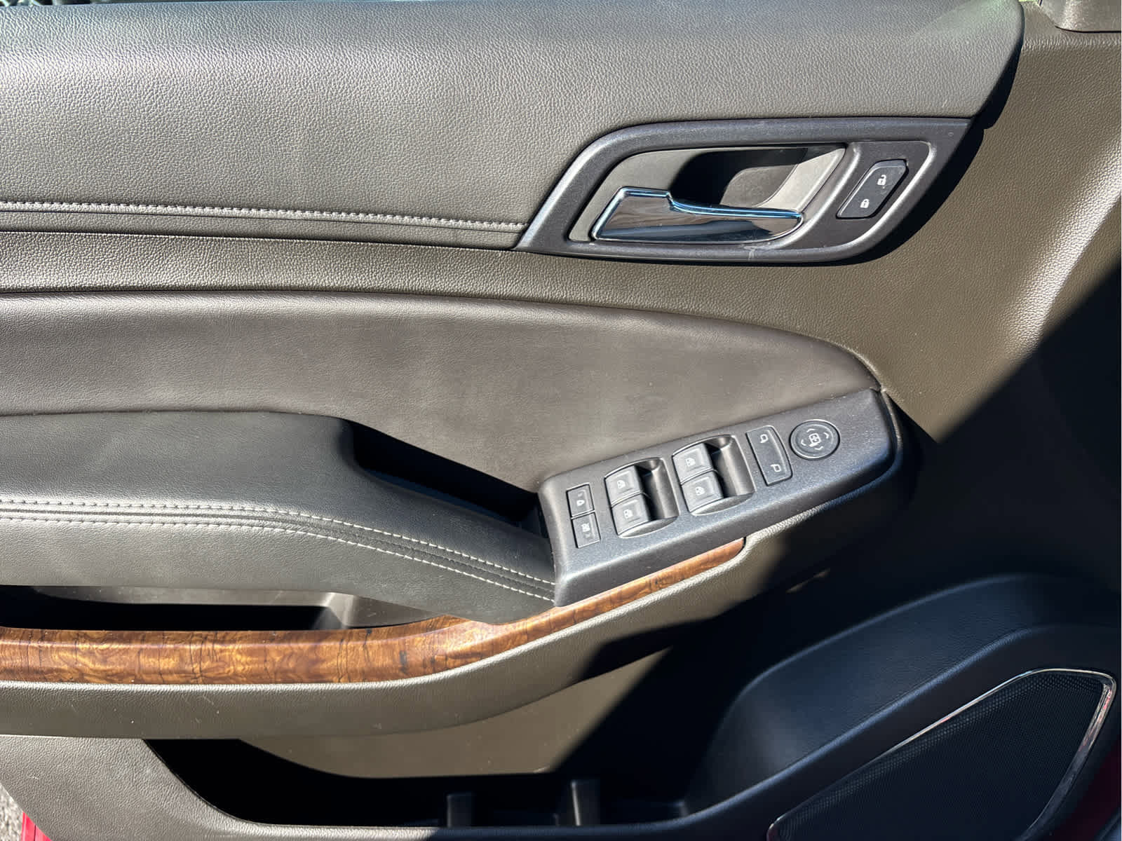 Used 2019 Chevrolet Tahoe LS w/ Enhanced Driver Alert Package AWD/4WD image 19