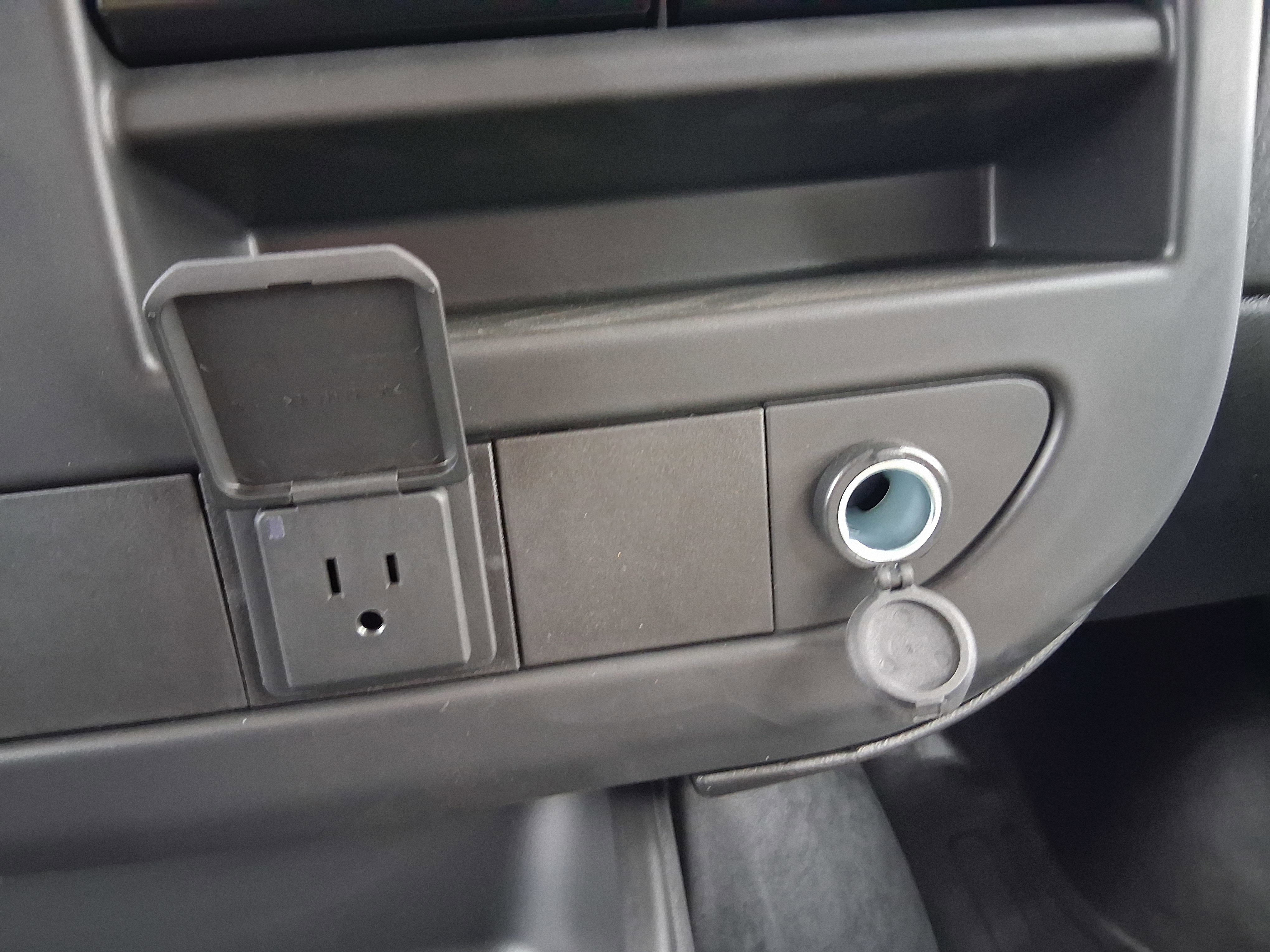 New 2025 GMC Savana 2500 w/ Driver Convenience Package image 26