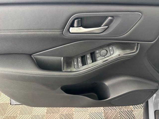 New 2026 Nissan Rogue Dark Armor AWD/4WD image 18