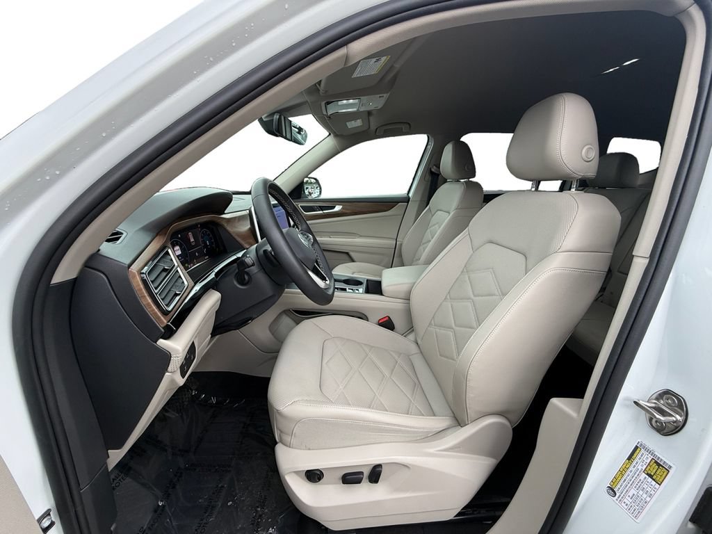 Used 2024 Volkswagen Atlas SE AWD/4WD image 9