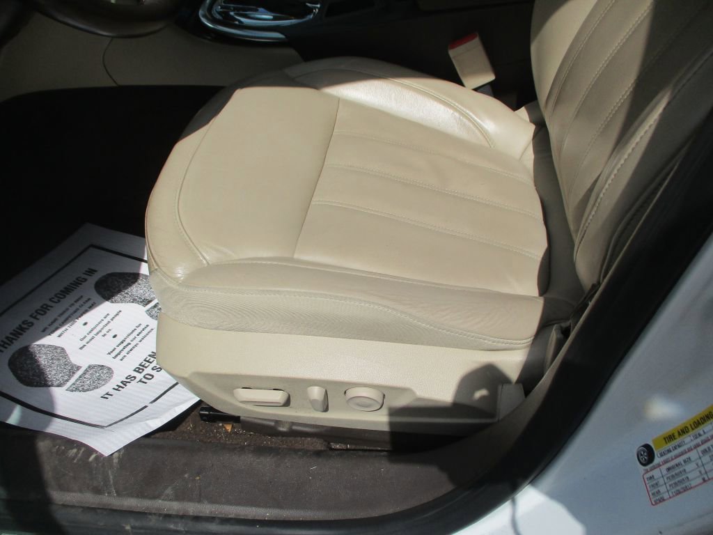Used 2013 Buick Regal Premium FWD image 11