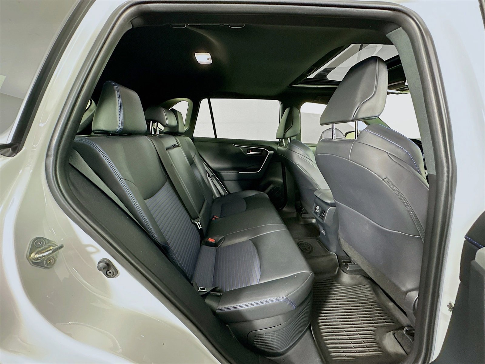 Certified 2025 Toyota RAV4 XSE image 29