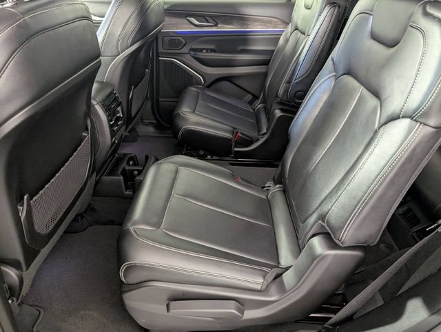 Used 2023 Jeep Grand Cherokee L Overland AWD/4WD image 28