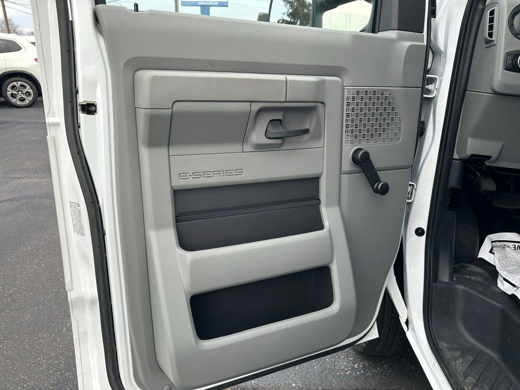 Used 2024 Ford E-350 and Econoline 350 Super Duty image 8