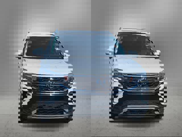 Used 2022 Volkswagen Taos SE image 3