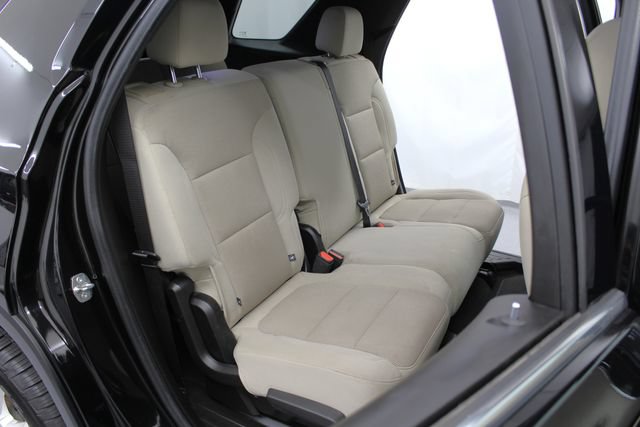 Used 2022 Chevrolet Traverse LS FWD image 21