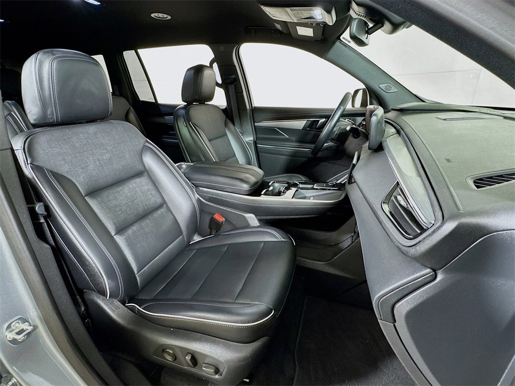 Certified 2025 Buick Enclave Preferred image 28