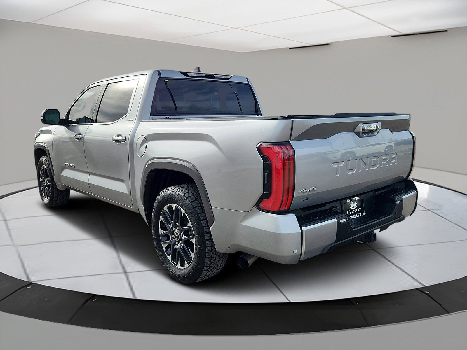 Used 2023 Toyota Tundra Limited image 3