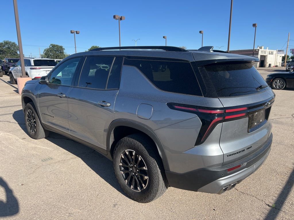 Used 2025 Chevrolet Traverse Z71 AWD/4WD image 3