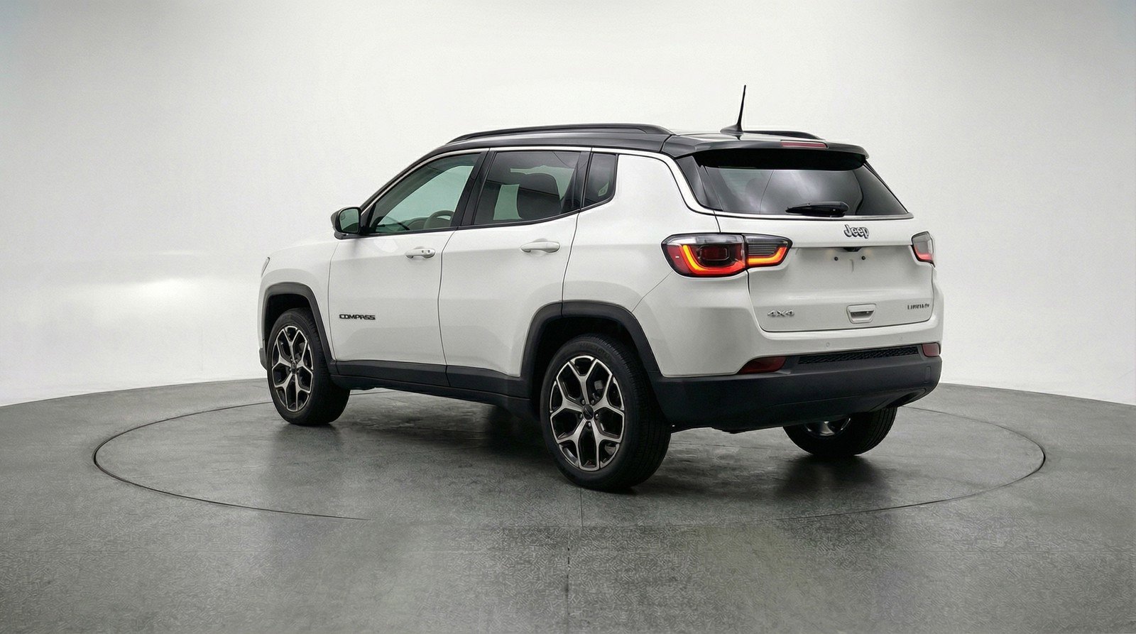 Used 2025 Jeep Compass Limited image 6